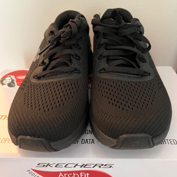 Brand new Arch Fit wide fit sketchers Bog League - Picture 3 of 4